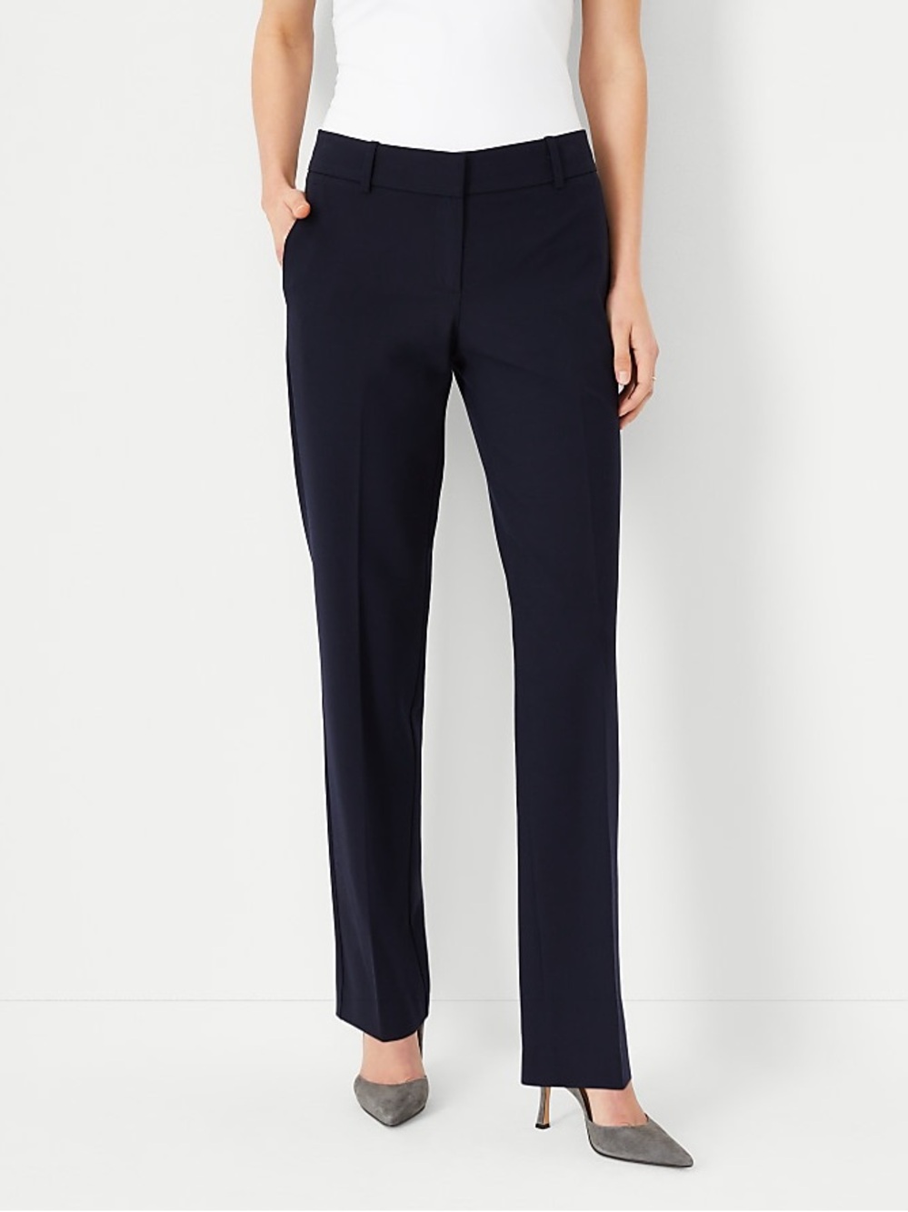 Ann Taylor The Petite Straight Pant in Seasonless Stretch Size 2P - Navy
